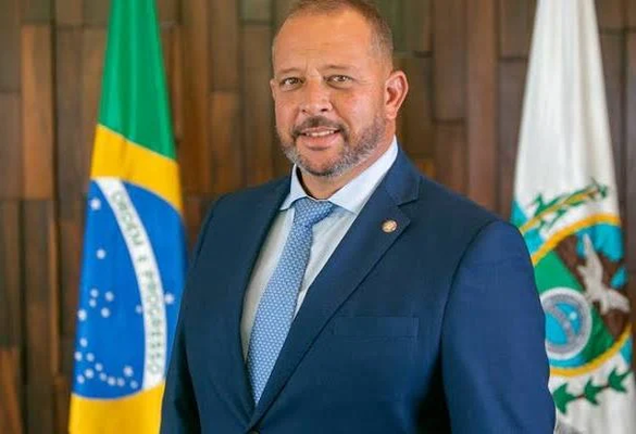 Governador viaja e nosso Deputado Guilherme Delaroli assume o governo