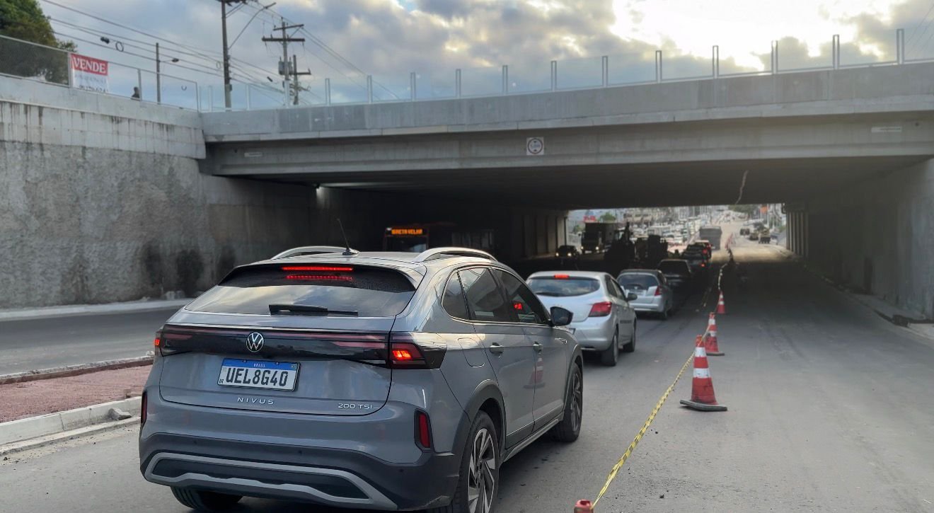 Obras mudam rotina e causam lentidão no trânsito de Itaboraí
